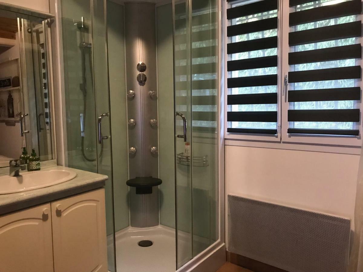 Une Pause Douceur - Suite Orchidee Eyguières Exterior foto